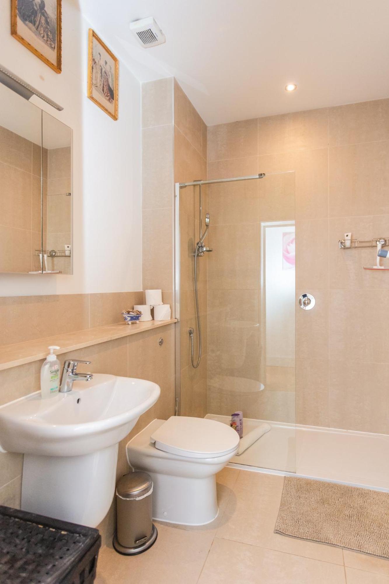 Homely 1 Bedroom Apartment In The Heart Of Vibrant Camden London Exteriör bild